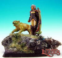 Reaper Miniaturen Aeris, Female Elf Ranger and Panthe 03401