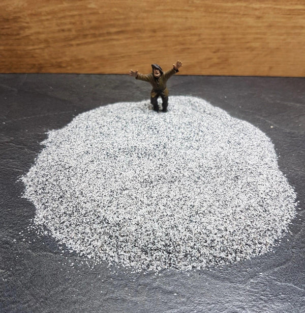 Sand: Grauer, gefleckter Sand, 100 Gramm