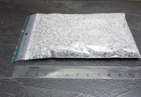 Sand: Grauer, gefleckter Sand, 100 Gramm